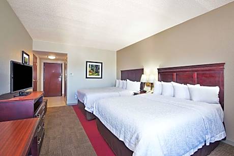 Room with Two Queen Beds - Non-Smoking