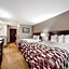 Red Roof Inn & Suites Omaha - Council Bluffs