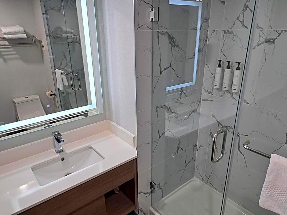Comfort Hotel Vancouver Airport