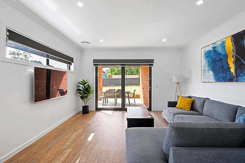 Julie-Anna, Bendigo