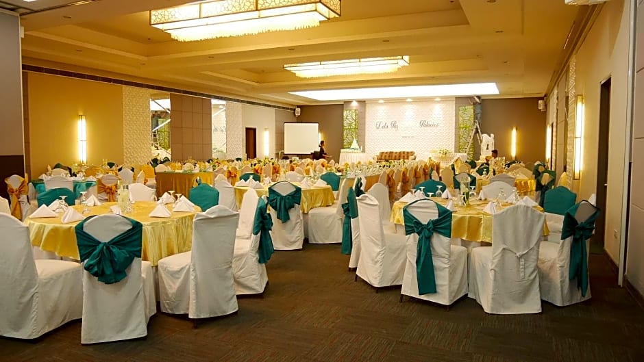 Circle Inn - Hotel & Suites