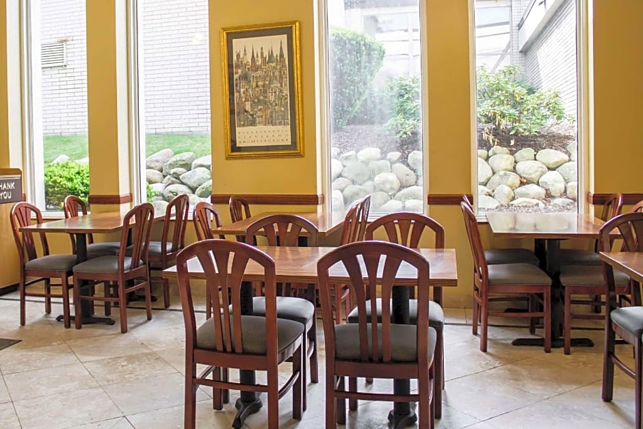 Econo Lodge Wickliffe - Cleveland East – Wickliffe, OH