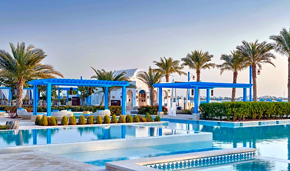 Hilton Salwa Beach Resort & Villas