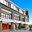 Townhouse Oak Signature Hotel