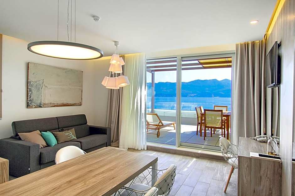 Kalamota Beach House