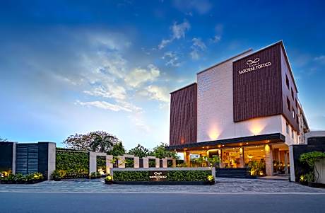 Royale Sarovar Portico Agra
