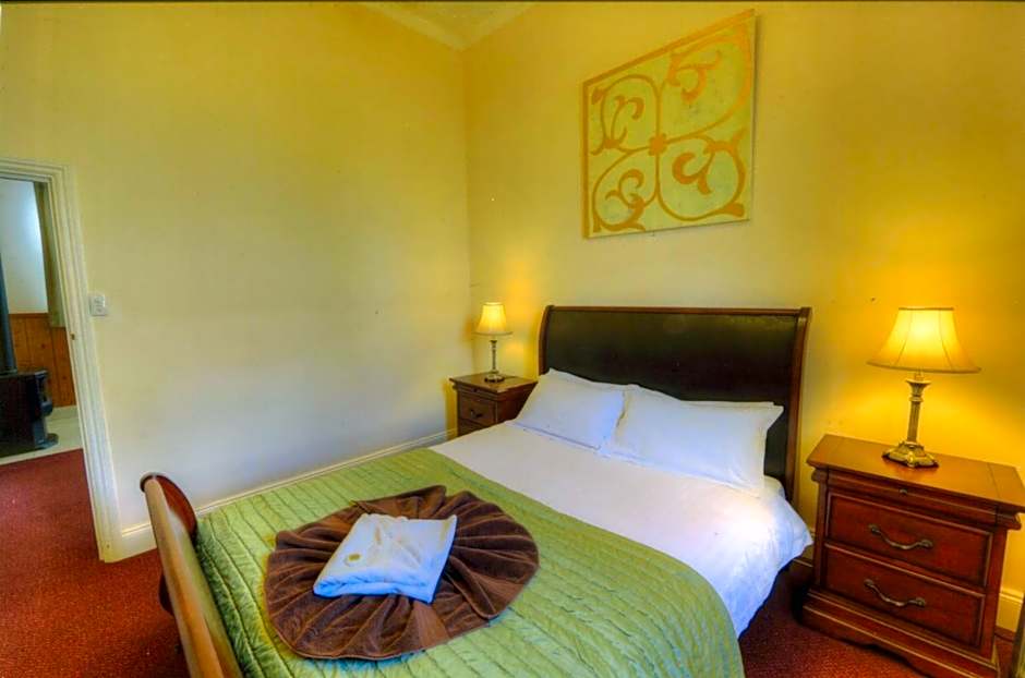 The Lodge Outback Motel