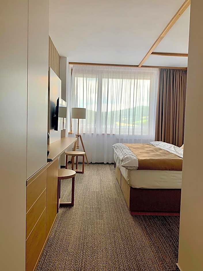 Hotel Adamantino