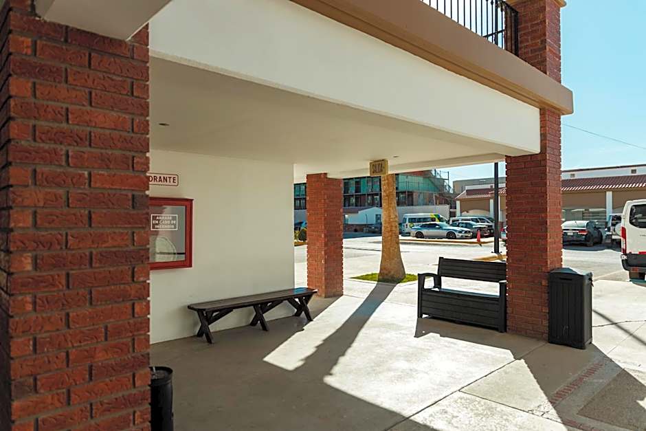 Hotel Dunas Near Consulate