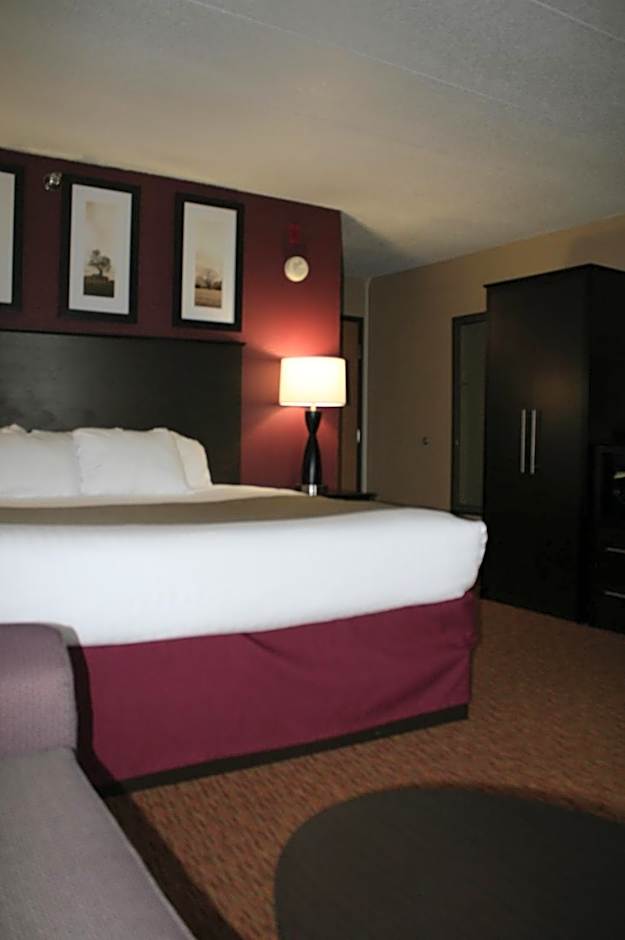 AmericInn by Wyndham Osceola