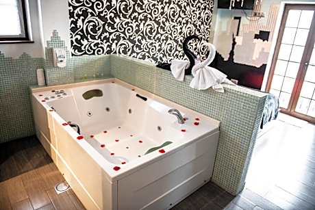 Quad room-Superior-Jacuzzi
