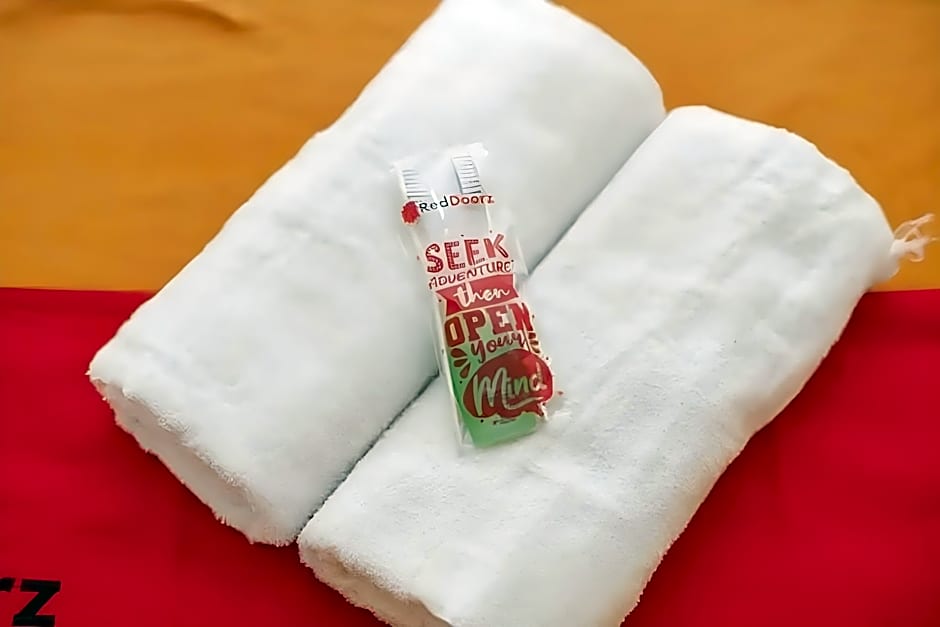 RedDoorz near Stasiun Tangerang