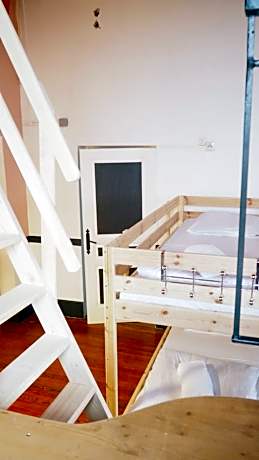 Mixed Dormitory Room
