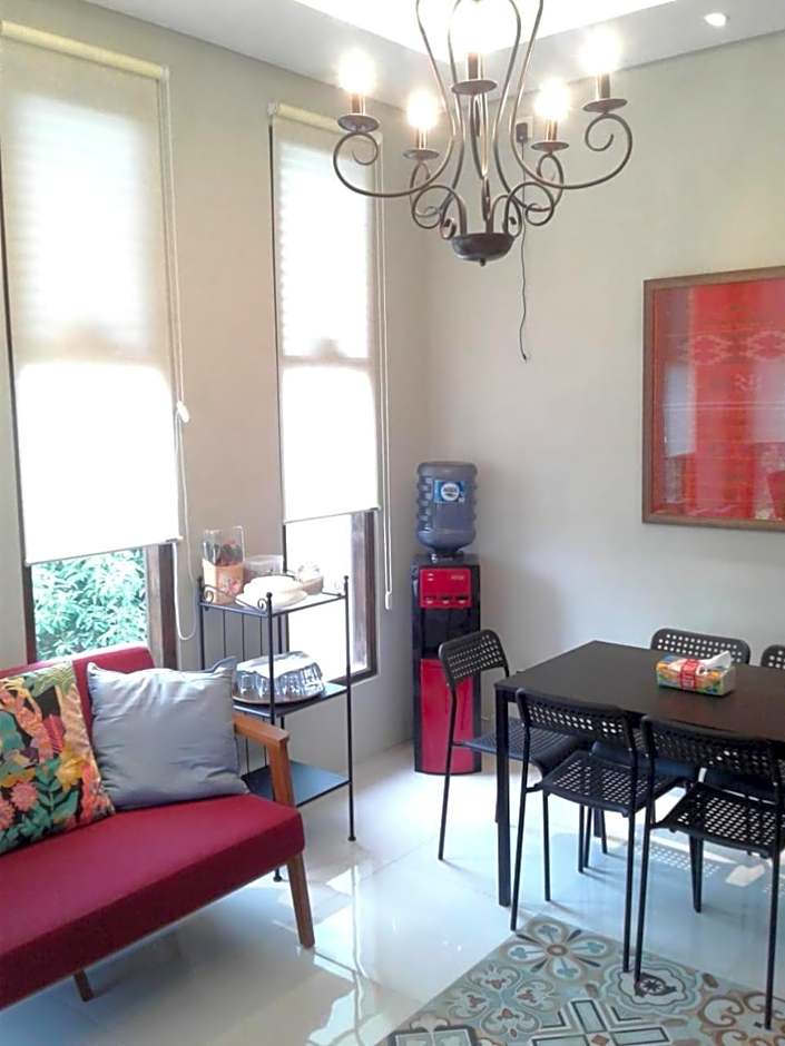 SaBi Guest House - Strategic Family -married couples only- Hostel in Prawirotaman