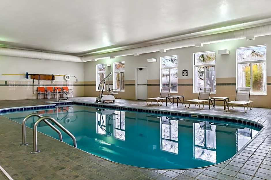 Holiday Inn Express Hotel & Suites Marion By IHG