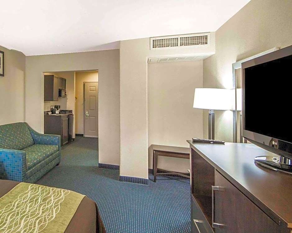 Quality Inn Tulsa-Downtown West