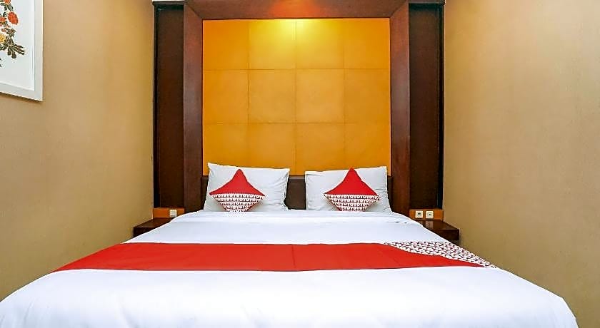 Collection O 252 Istana Permata Ngagel