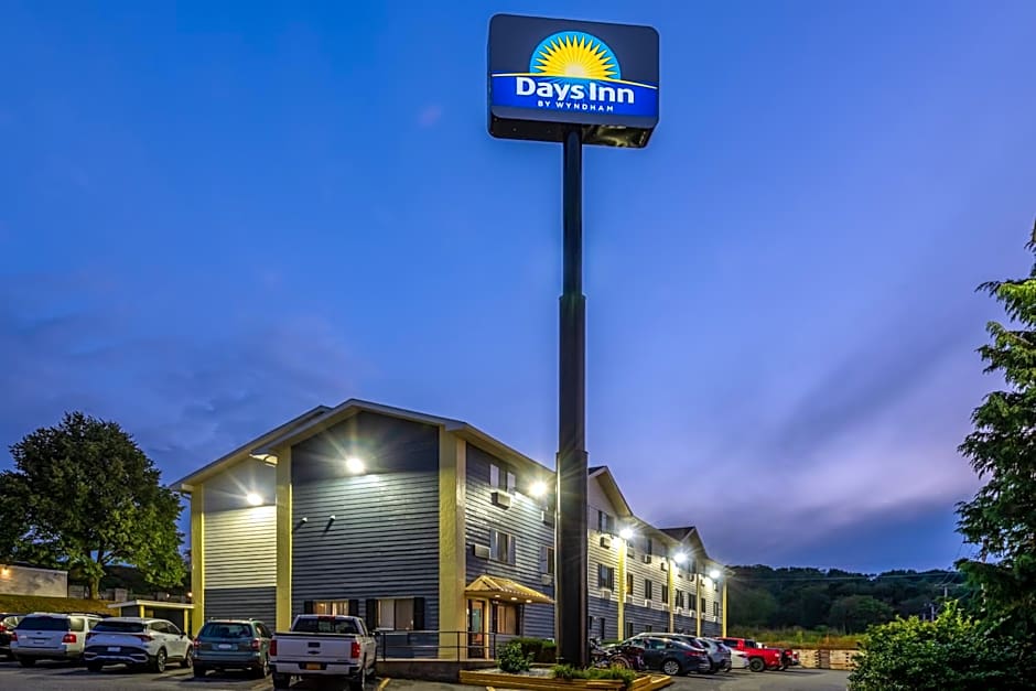 Days Inn by Wyndham Somerset PA I-70 I-76
