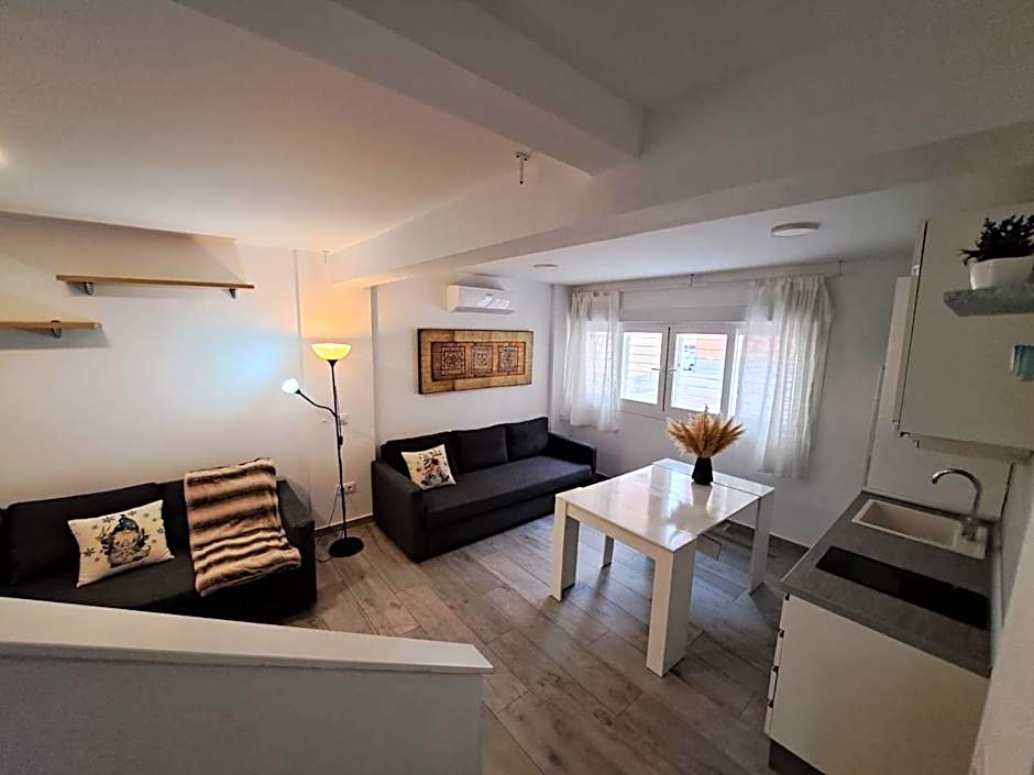 Cozy Apartment up to 6 persons 3 min to Metro