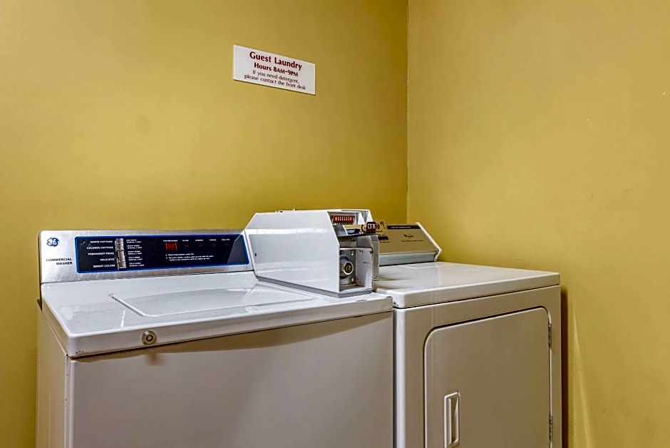 Econo Lodge Louisville Airport