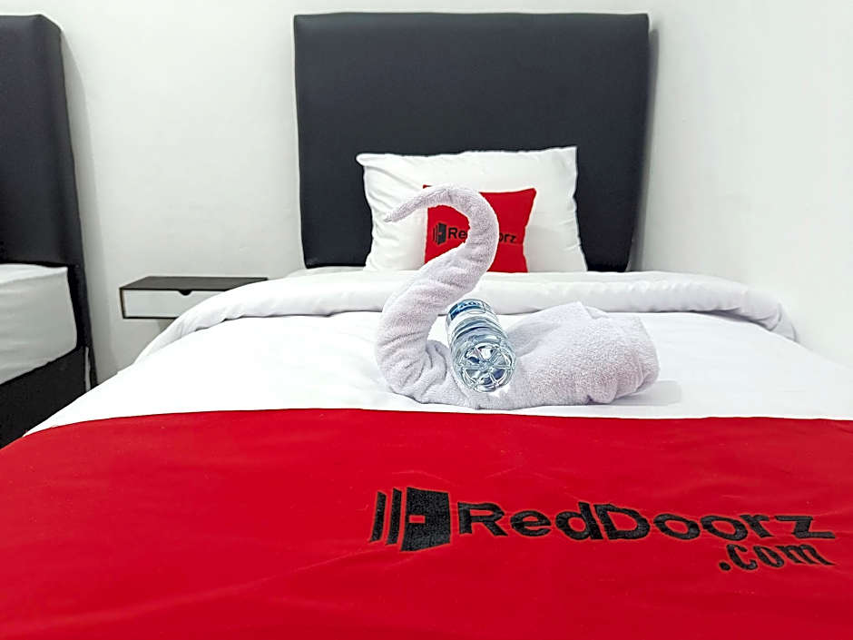 RedDoorz near Alun Alun Klaten