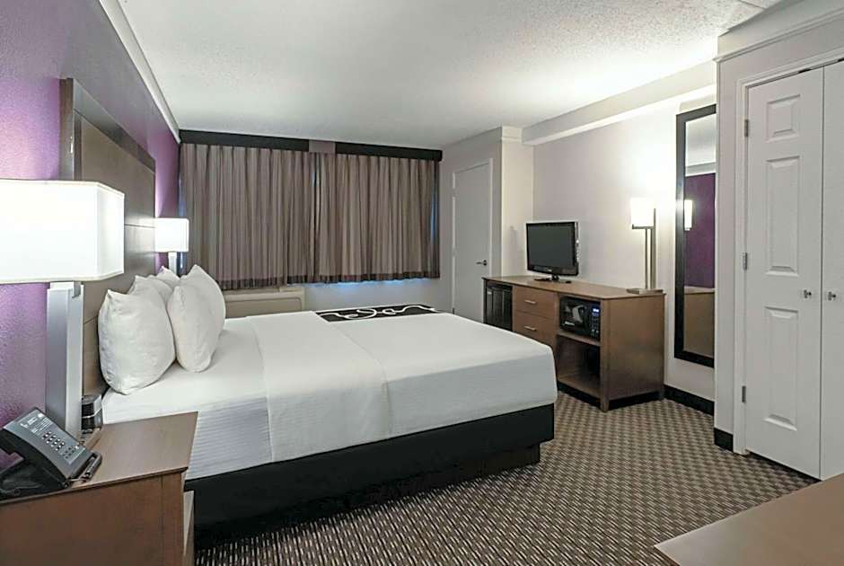La Quinta Inn & Suites by Wyndham Lubbock West Medical Center