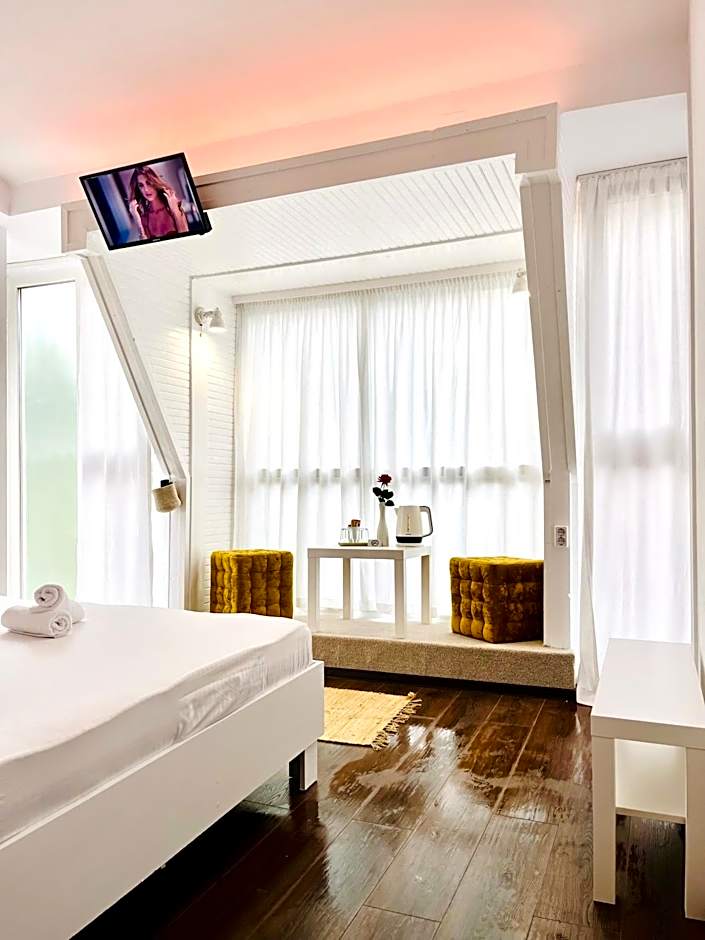 Cozy Hideout - Condo Hotel