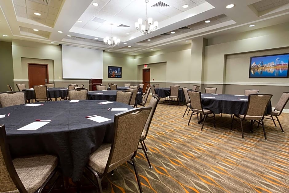 Drury Inn & Suites Cincinnati North