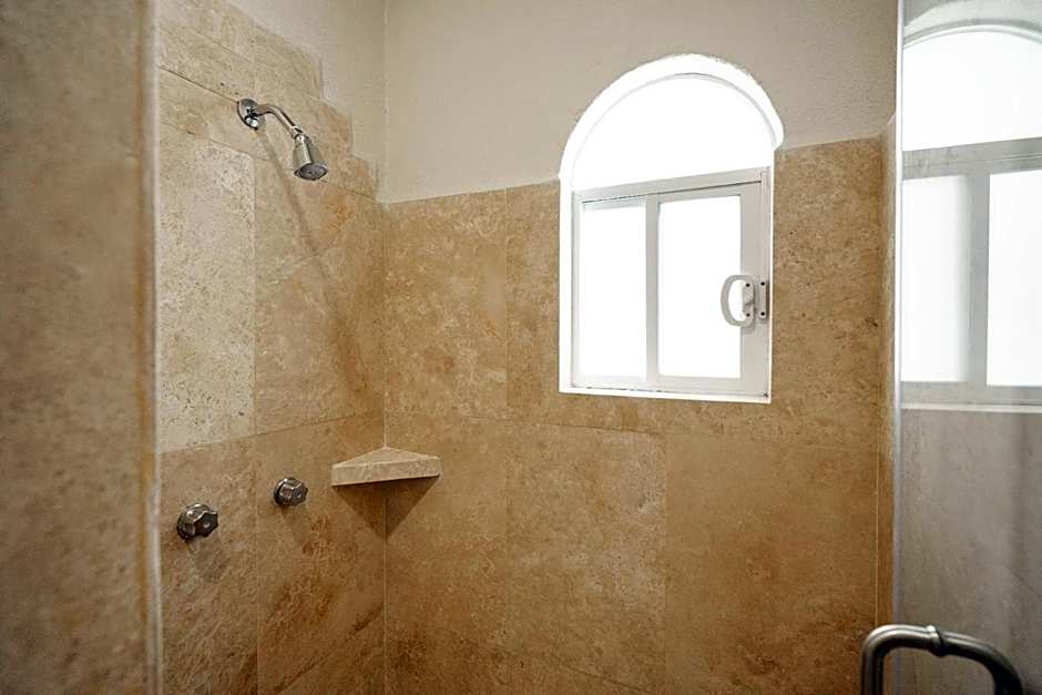 Hotel & Suites El Moro