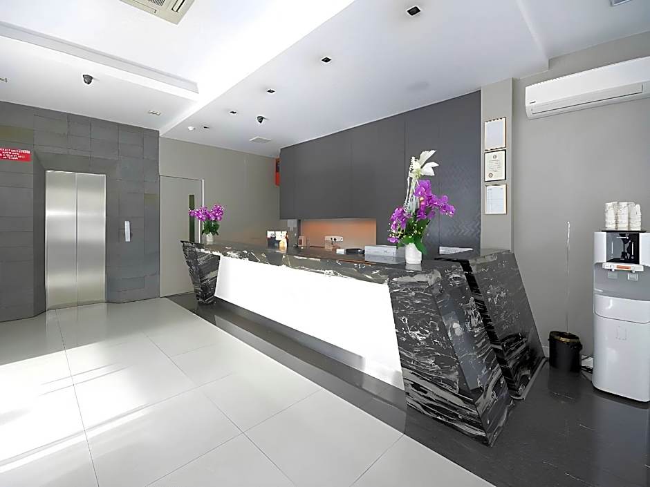 Super OYO 977 Hong Kong Suites