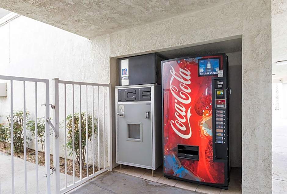 Motel 6 Hemet