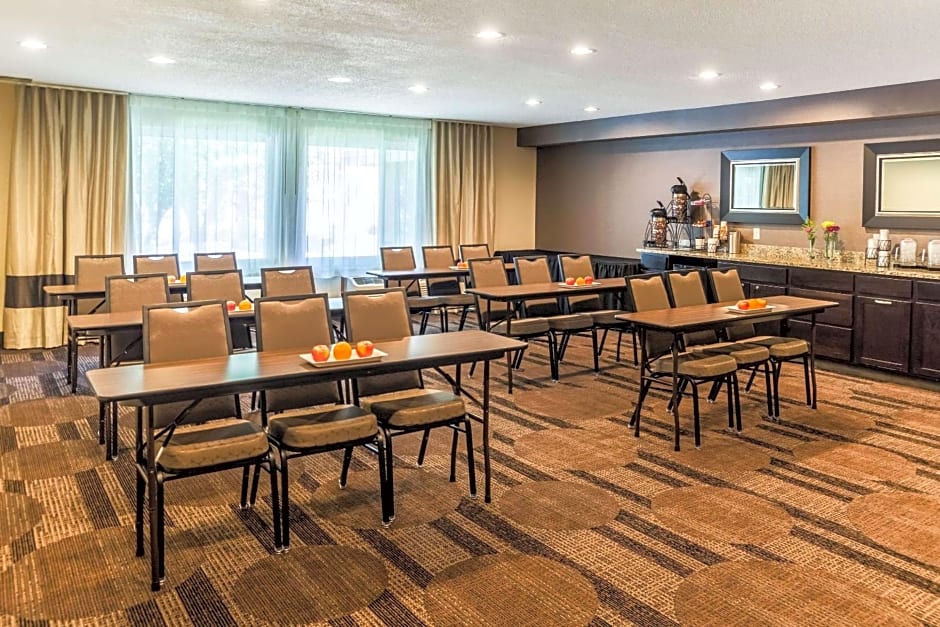 Comfort Inn West