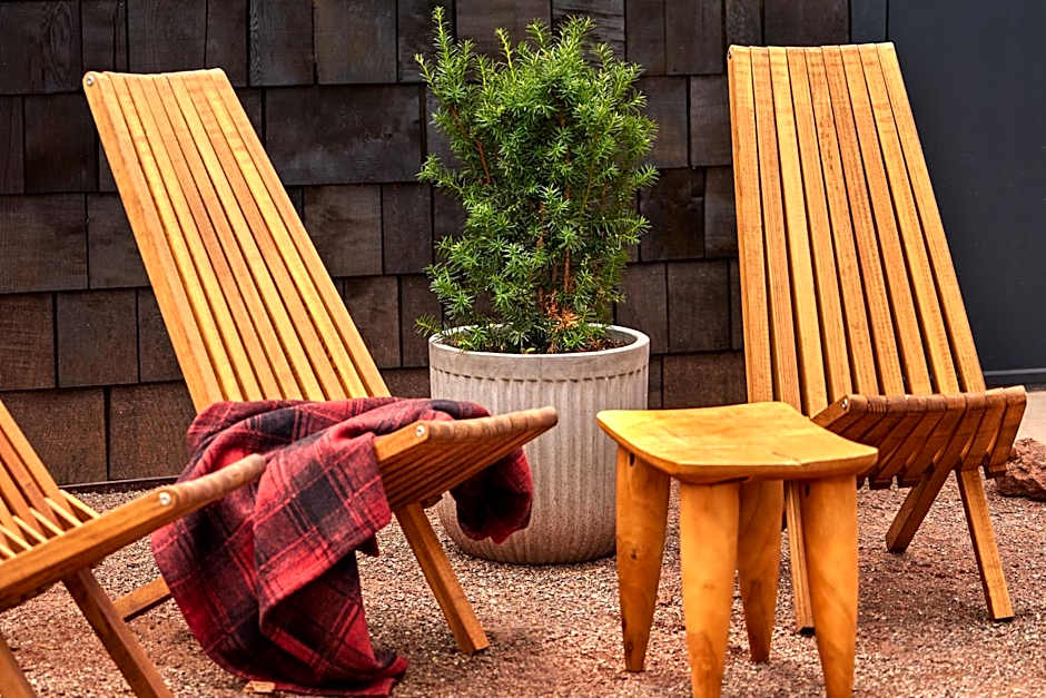 High Country Motor Lodge - Near NAU and Downtown