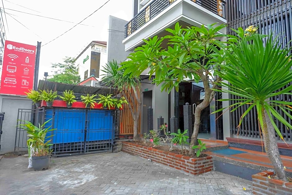 RedDoorz Plus near Amplaz Yogyakarta