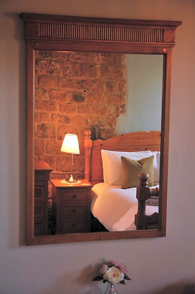 The Hollybush Inn and B&B