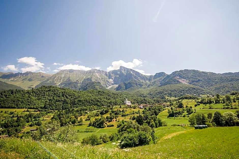 Apartma Luna With Mountain View