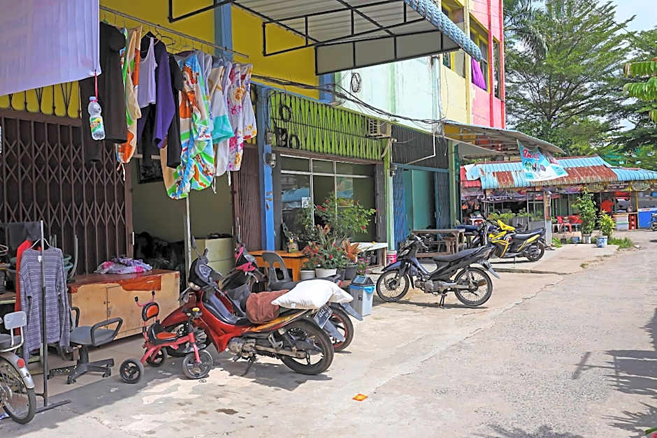 Hotel O Penginapan LorraNearPasar Oleh Oleh