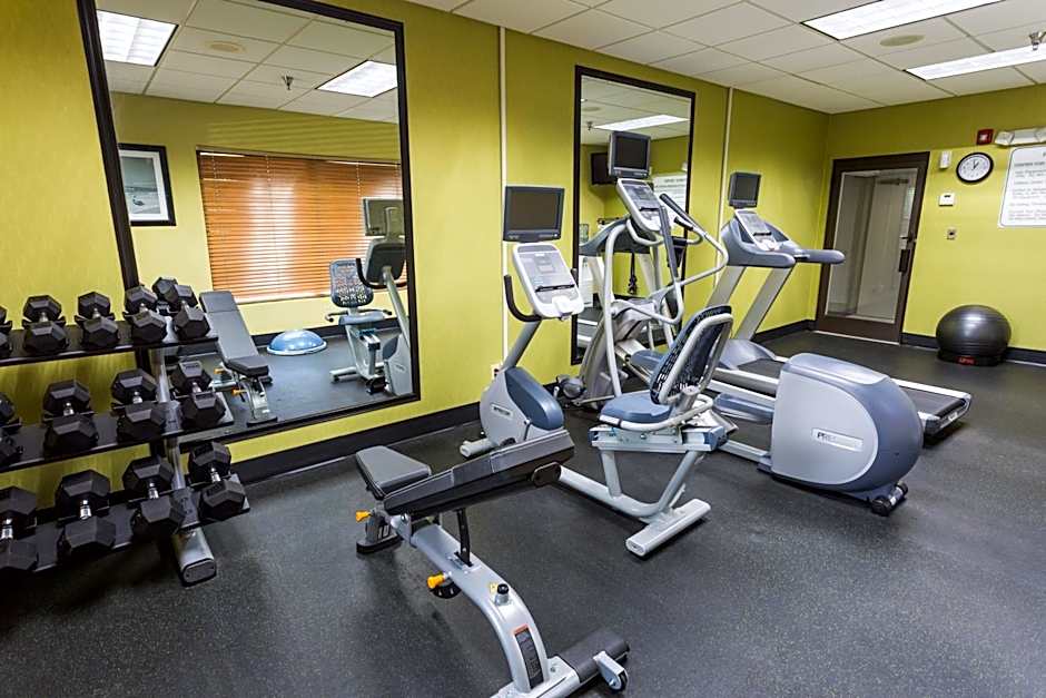 Holiday Inn Express Hotel & Suites Wilmington-University Ctr By IHG