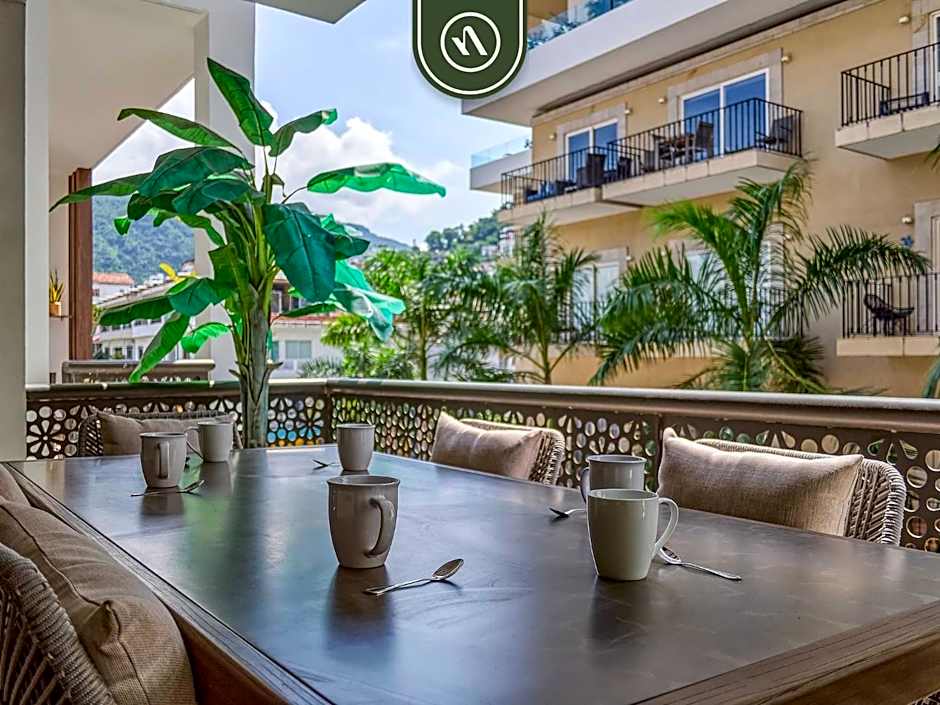 Luxury 2BR Condo in Romatic Zone - Rooftop Pool