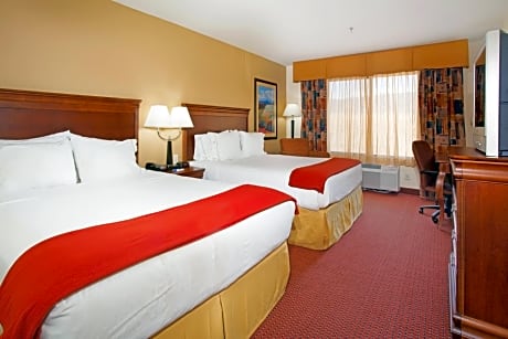Standard Room with Two Queen Beds