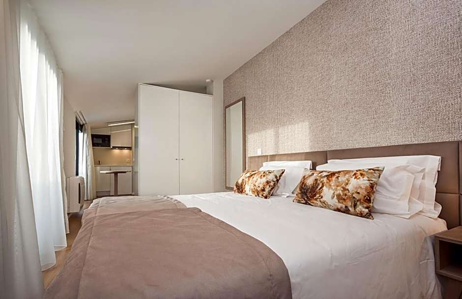 Essence Inn Marianos Hotel