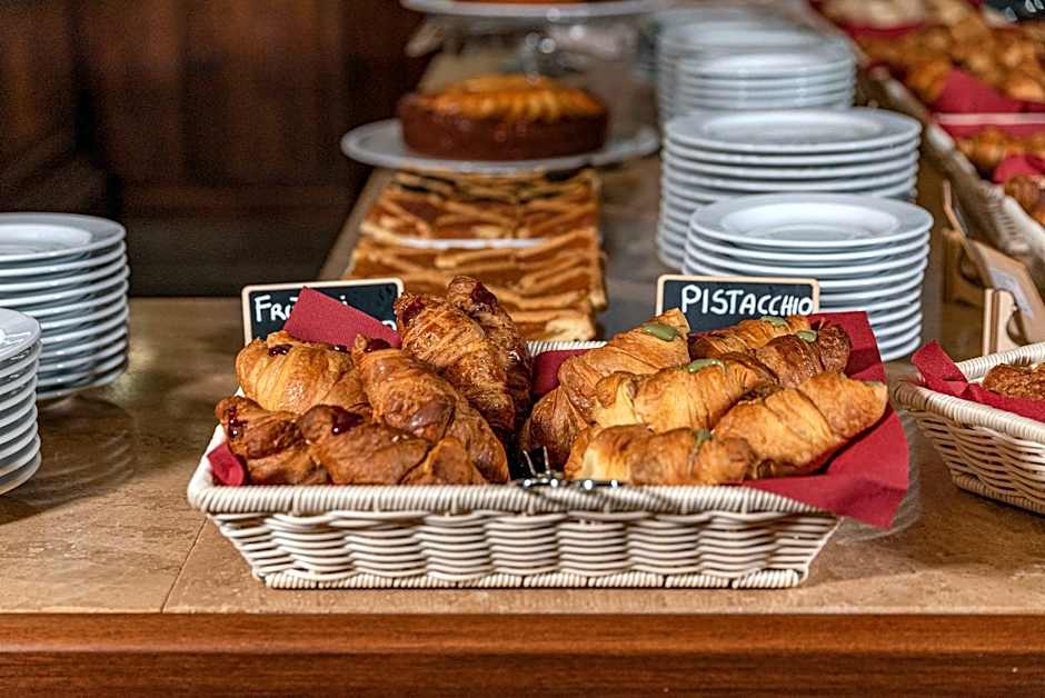 Casanova - Panoramic Rooms and Suites