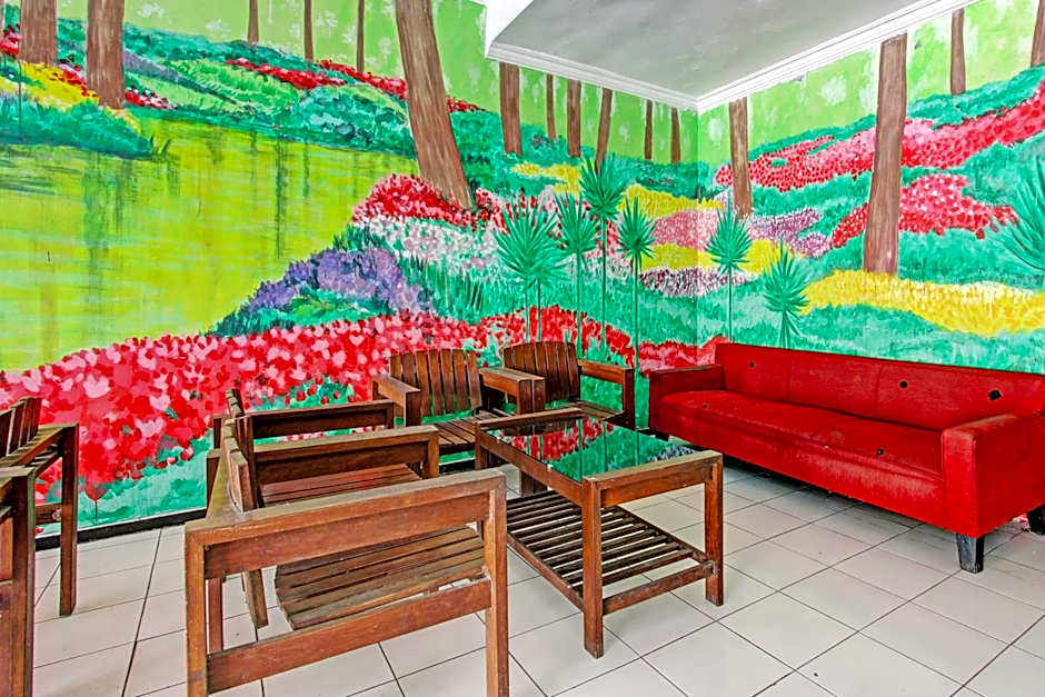 Super OYO Capital O 93240 Candra Dewi Hotel