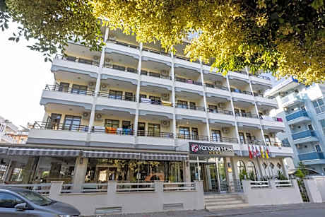 Kandelor Hotel