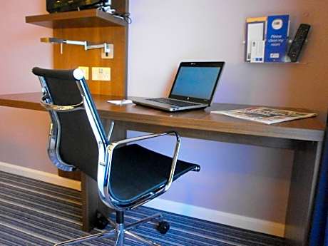 Standard Twin Room with Free Hot Breakfast
