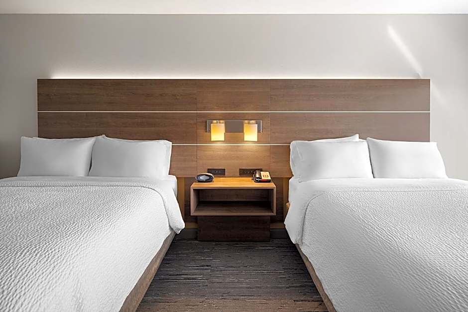Holiday Inn Express Sheboygan-Kohler / I-43 By IHG