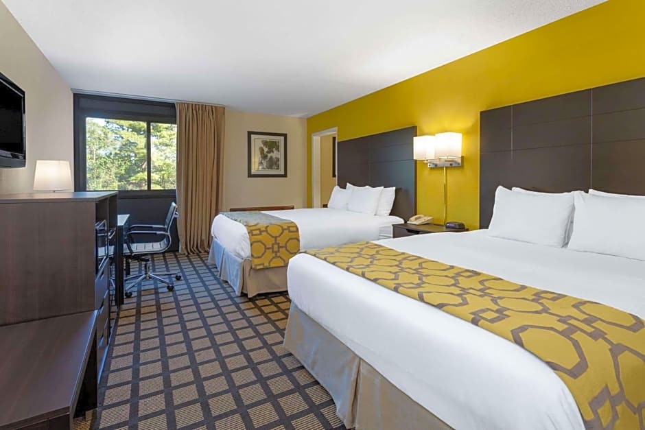 Baymont by Wyndham Queensbury/Lake George