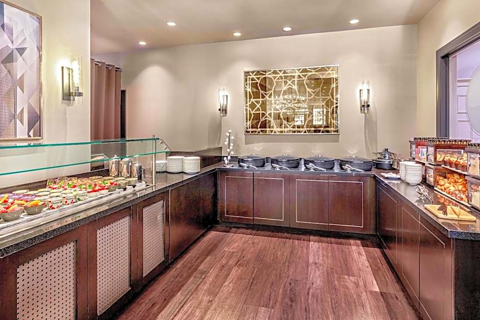 Sheraton Commander Hotel