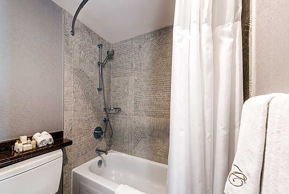 Carmana Hotel & Suites