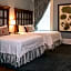 The Marshall House, Historic Inns of Savannah Collection